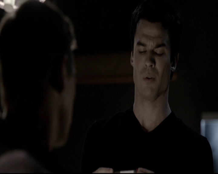 VampireDiariesWorld-dot-org_5x08DeadManOnCampus1000.jpg