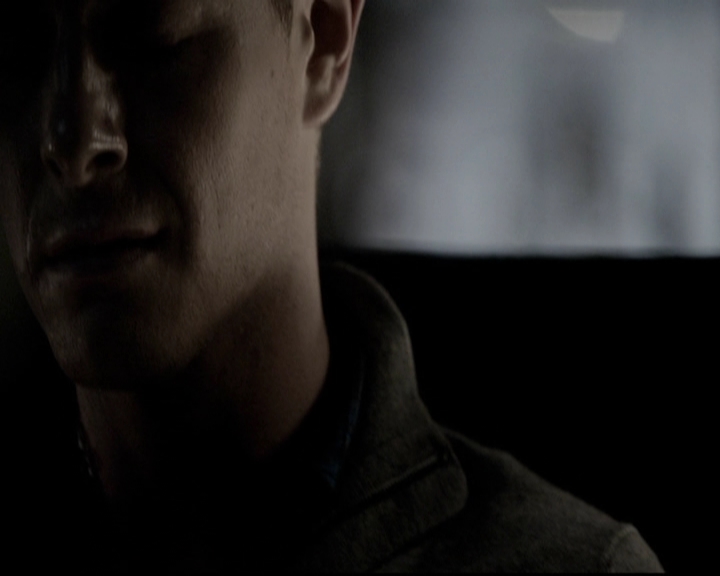 VampireDiariesWorld-dot-org_5x08DeadManOnCampus1022.jpg