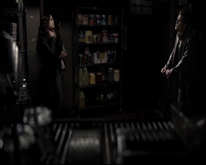 VampireDiariesWorld-dot-org_5x08DeadManOnCampus1028.jpg