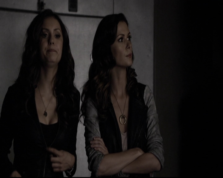 VampireDiariesWorld-dot-org_5x08DeadManOnCampus1030.jpg