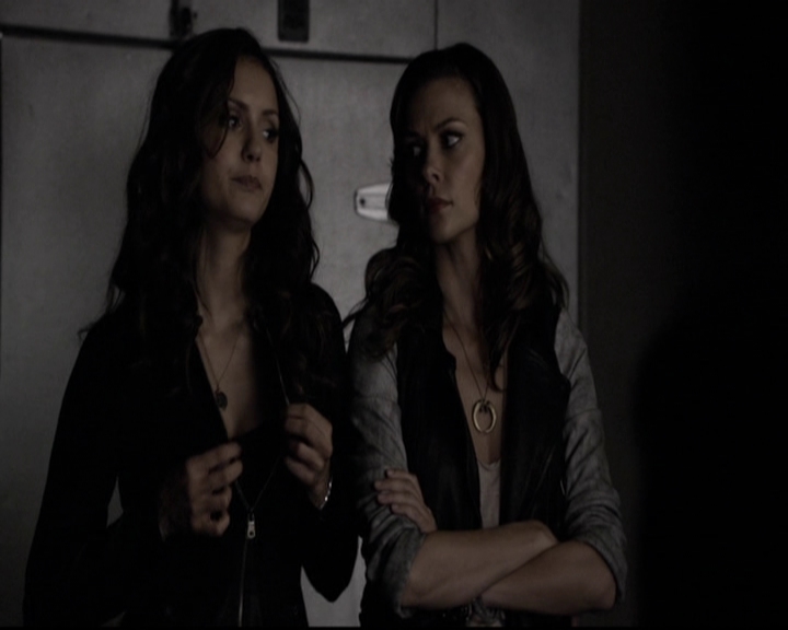 VampireDiariesWorld-dot-org_5x08DeadManOnCampus1031.jpg