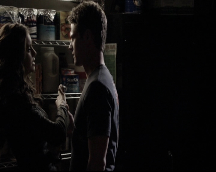 VampireDiariesWorld-dot-org_5x08DeadManOnCampus1039.jpg