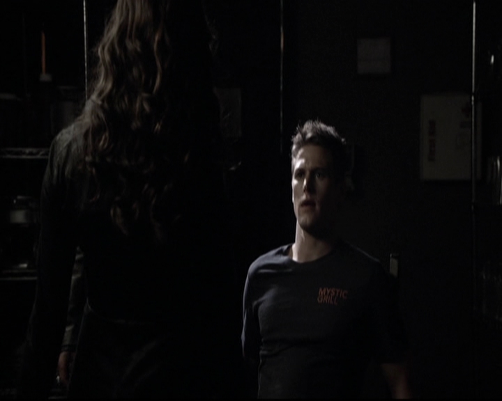 VampireDiariesWorld-dot-org_5x08DeadManOnCampus1042.jpg