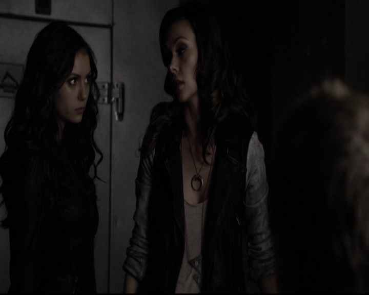 VampireDiariesWorld-dot-org_5x08DeadManOnCampus1049.jpg