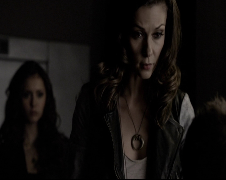 VampireDiariesWorld-dot-org_5x08DeadManOnCampus1063.jpg