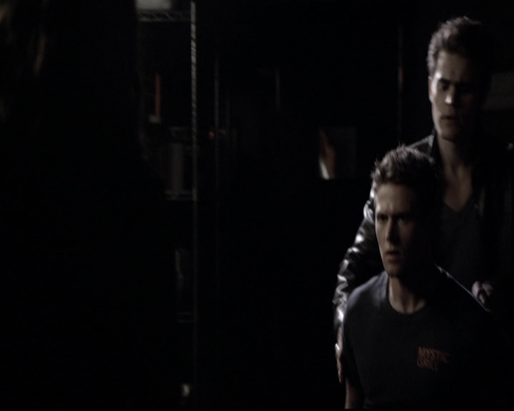 VampireDiariesWorld-dot-org_5x08DeadManOnCampus1068.jpg