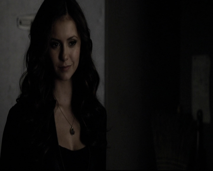 VampireDiariesWorld-dot-org_5x08DeadManOnCampus1070.jpg