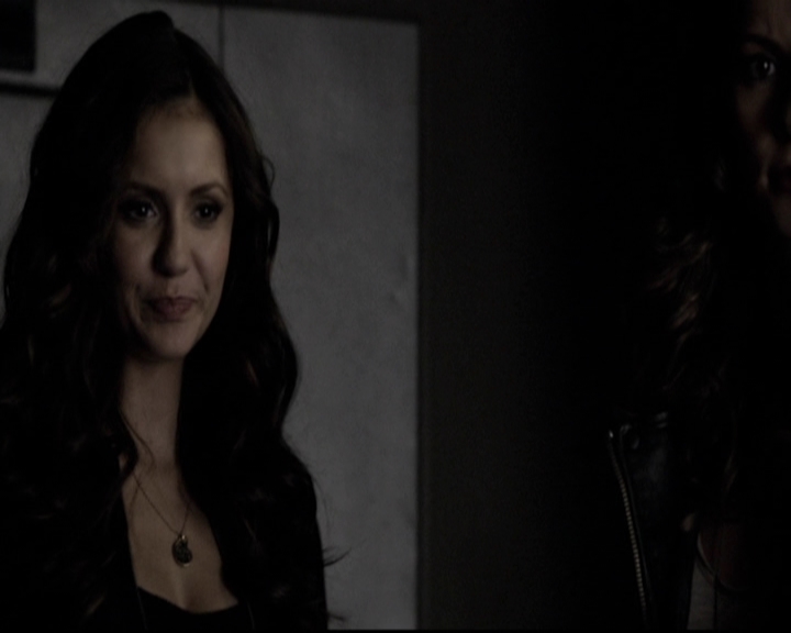 VampireDiariesWorld-dot-org_5x08DeadManOnCampus1072.jpg