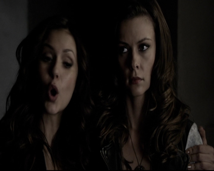 VampireDiariesWorld-dot-org_5x08DeadManOnCampus1080.jpg