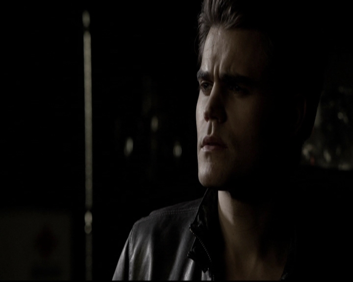 VampireDiariesWorld-dot-org_5x08DeadManOnCampus1081.jpg