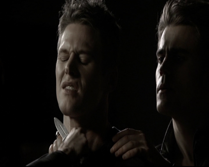 VampireDiariesWorld-dot-org_5x08DeadManOnCampus1103.jpg