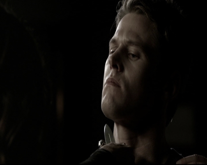 VampireDiariesWorld-dot-org_5x08DeadManOnCampus1107.jpg