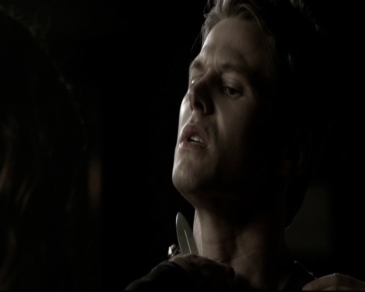 VampireDiariesWorld-dot-org_5x08DeadManOnCampus1108.jpg