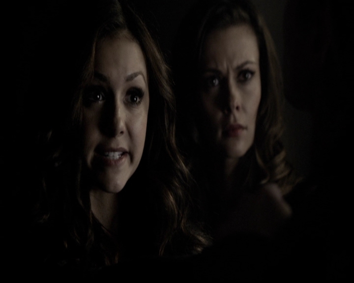 VampireDiariesWorld-dot-org_5x08DeadManOnCampus1111.jpg