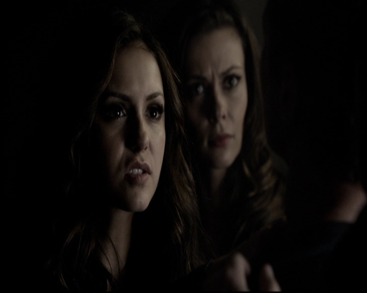 VampireDiariesWorld-dot-org_5x08DeadManOnCampus1126.jpg