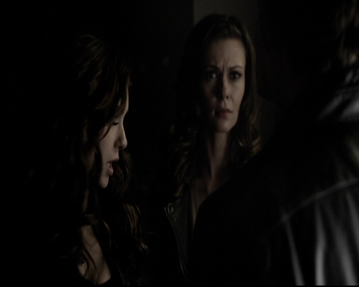 VampireDiariesWorld-dot-org_5x08DeadManOnCampus1132.jpg