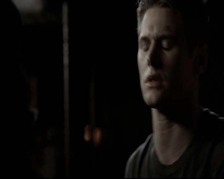 VampireDiariesWorld-dot-org_5x08DeadManOnCampus1135.jpg