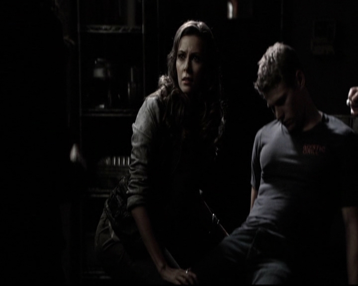 VampireDiariesWorld-dot-org_5x08DeadManOnCampus1157.jpg