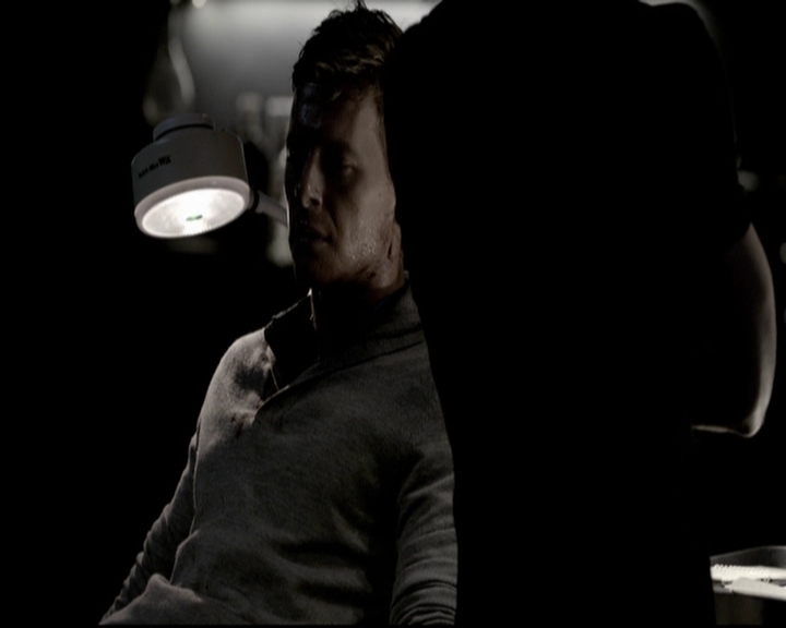 VampireDiariesWorld-dot-org_5x08DeadManOnCampus1167.jpg