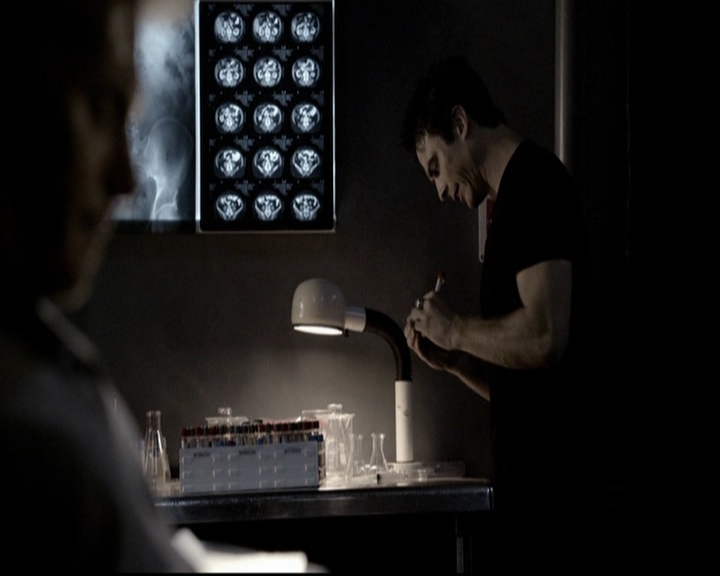 VampireDiariesWorld-dot-org_5x08DeadManOnCampus1175.jpg