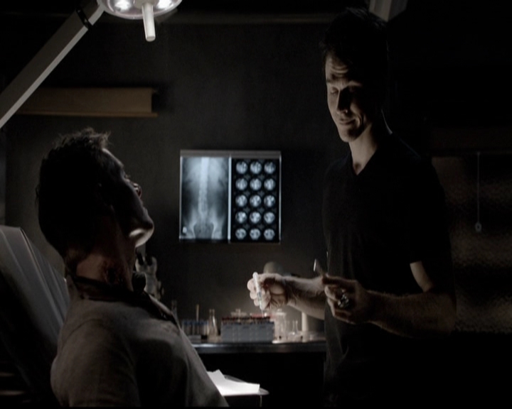 VampireDiariesWorld-dot-org_5x08DeadManOnCampus1195.jpg