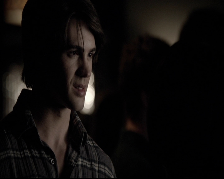 VampireDiariesWorld-dot-org_5x08DeadManOnCampus1297.jpg