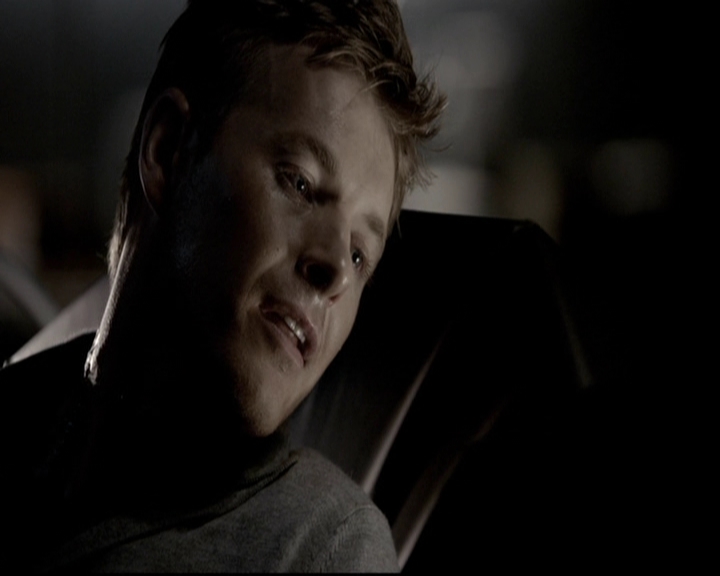 VampireDiariesWorld-dot-org_5x08DeadManOnCampus1378.jpg