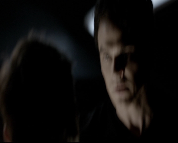 VampireDiariesWorld-dot-org_5x08DeadManOnCampus1381.jpg