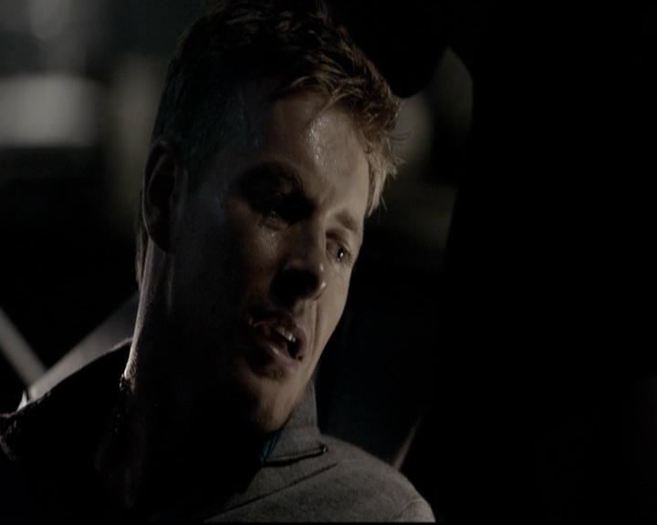 VampireDiariesWorld-dot-org_5x08DeadManOnCampus1382.jpg