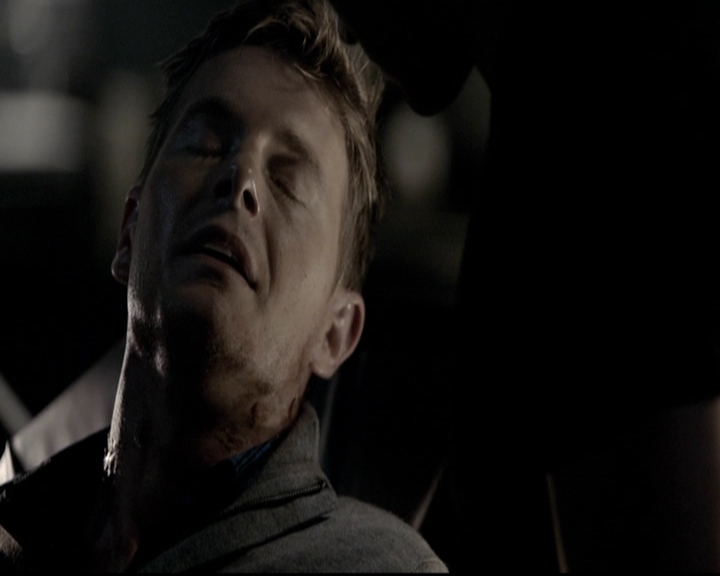 VampireDiariesWorld-dot-org_5x08DeadManOnCampus1383.jpg