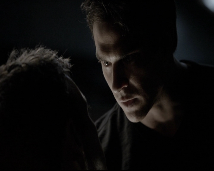 VampireDiariesWorld-dot-org_5x08DeadManOnCampus1387.jpg