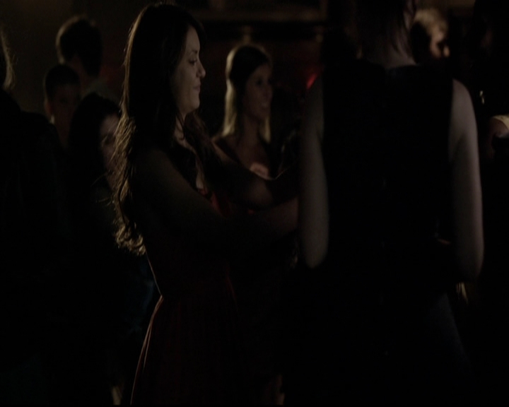 VampireDiariesWorld-dot-org_5x08DeadManOnCampus1417.jpg