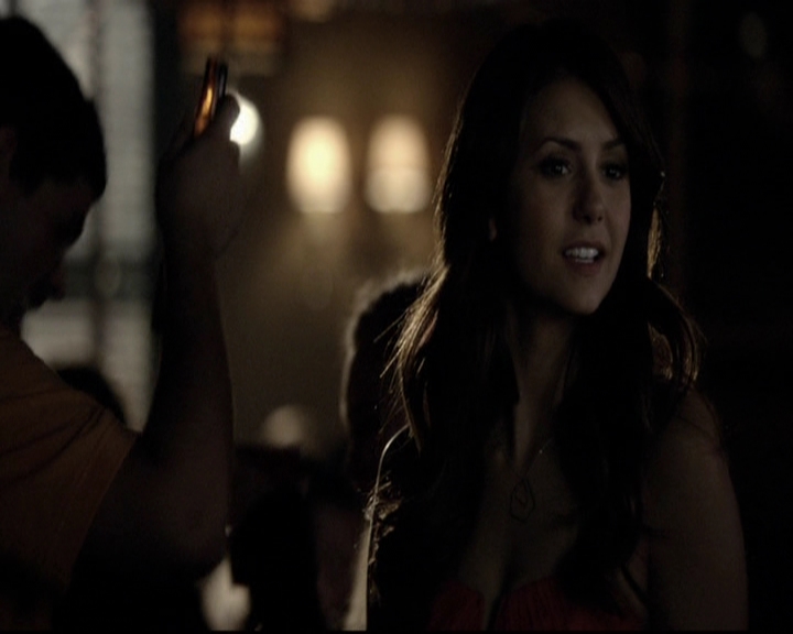 VampireDiariesWorld-dot-org_5x08DeadManOnCampus1428.jpg