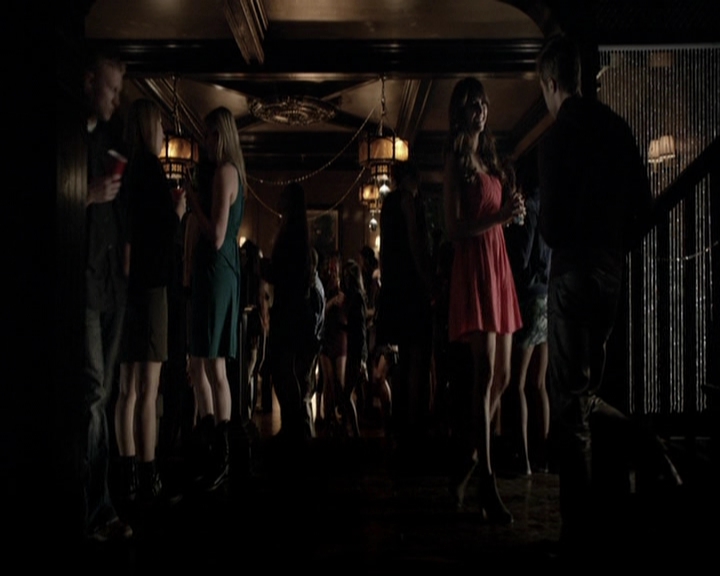 VampireDiariesWorld-dot-org_5x08DeadManOnCampus1431.jpg