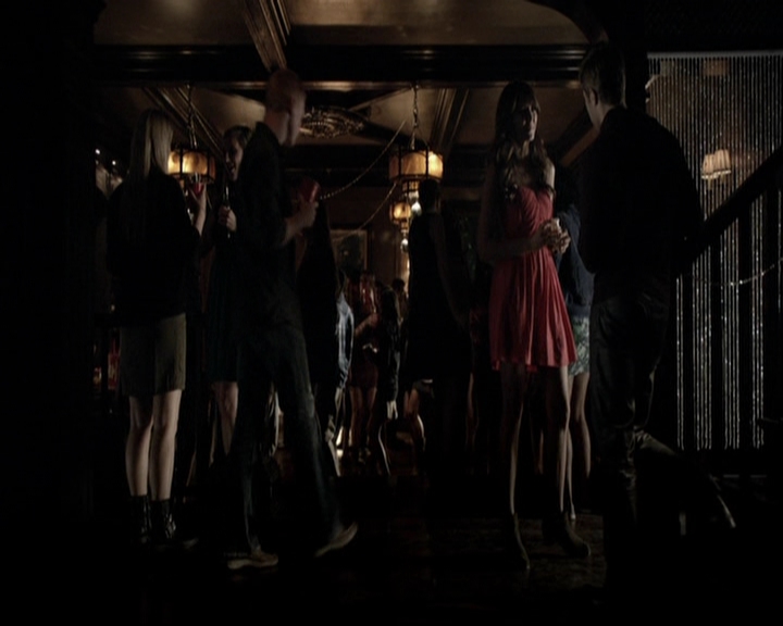 VampireDiariesWorld-dot-org_5x08DeadManOnCampus1432.jpg