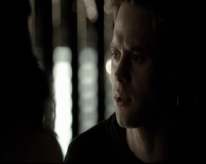 VampireDiariesWorld-dot-org_5x08DeadManOnCampus1434.jpg