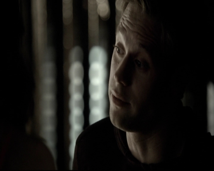 VampireDiariesWorld-dot-org_5x08DeadManOnCampus1459.jpg