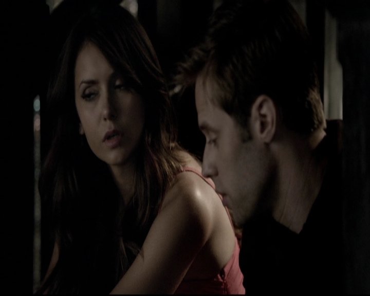 VampireDiariesWorld-dot-org_5x08DeadManOnCampus1492.jpg