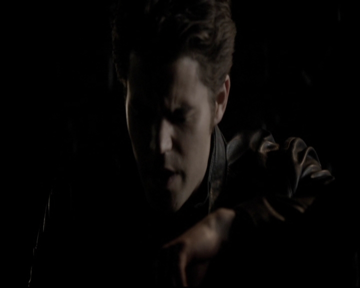 VampireDiariesWorld-dot-org_5x08DeadManOnCampus1572.jpg