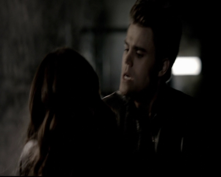 VampireDiariesWorld-dot-org_5x08DeadManOnCampus1587.jpg