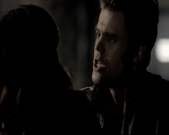 VampireDiariesWorld-dot-org_5x08DeadManOnCampus1588.jpg