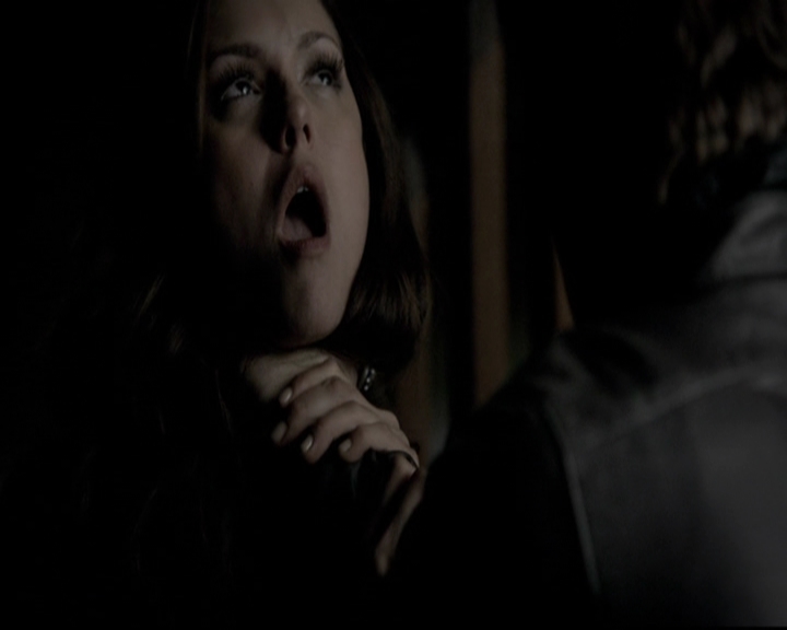 VampireDiariesWorld-dot-org_5x08DeadManOnCampus1595.jpg