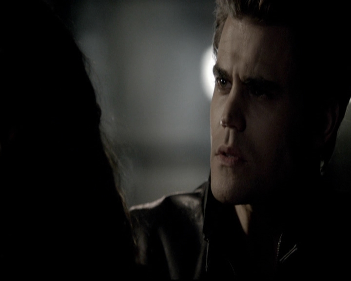 VampireDiariesWorld-dot-org_5x08DeadManOnCampus1598.jpg