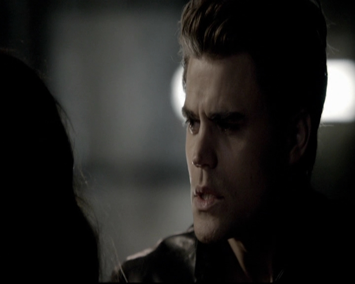 VampireDiariesWorld-dot-org_5x08DeadManOnCampus1600.jpg