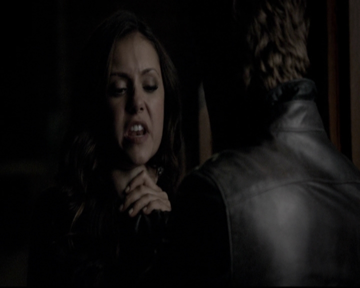 VampireDiariesWorld-dot-org_5x08DeadManOnCampus1601.jpg