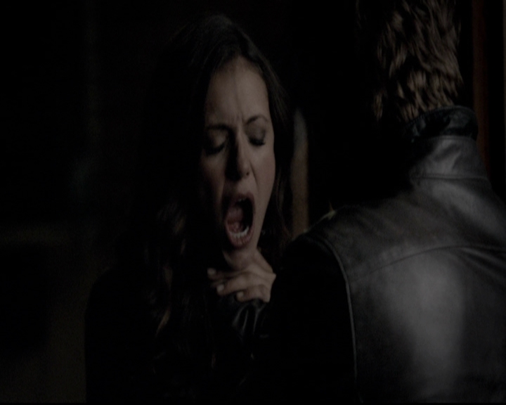 VampireDiariesWorld-dot-org_5x08DeadManOnCampus1603.jpg