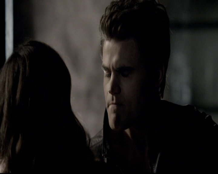 VampireDiariesWorld-dot-org_5x08DeadManOnCampus1605.jpg