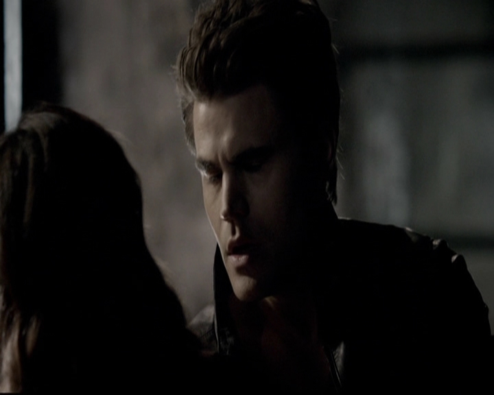 VampireDiariesWorld-dot-org_5x08DeadManOnCampus1606.jpg