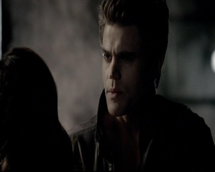 VampireDiariesWorld-dot-org_5x08DeadManOnCampus1608.jpg