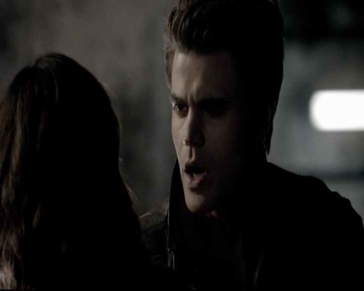 VampireDiariesWorld-dot-org_5x08DeadManOnCampus1609.jpg